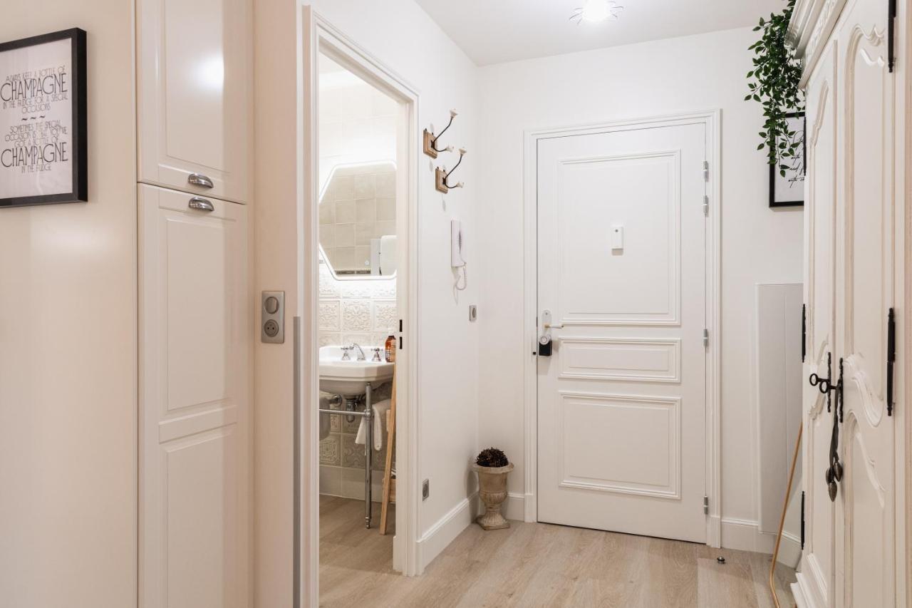 The French Boudoir Apartment Epernay Exterior photo